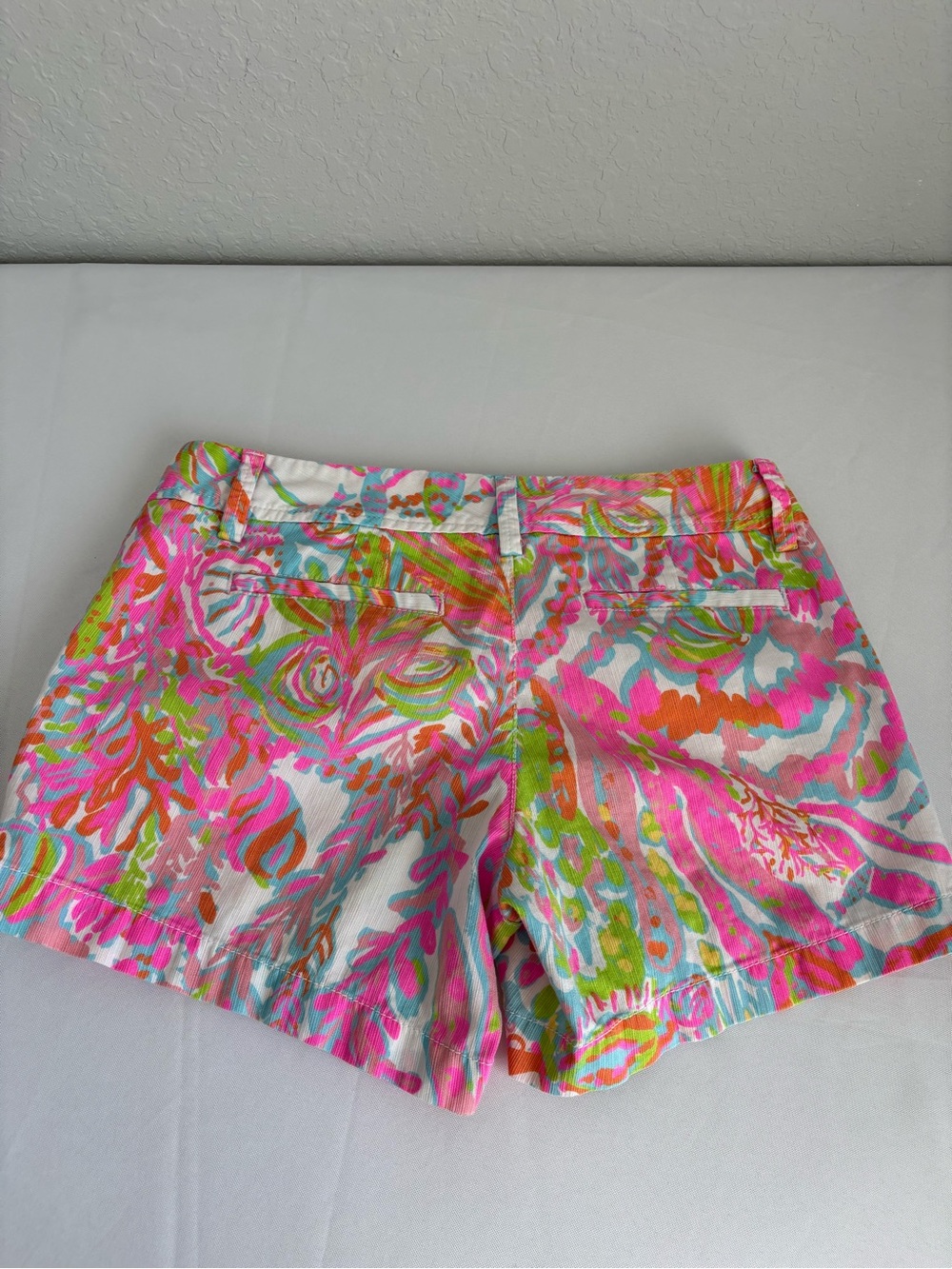 Lilly Pulitzer Neon Floral Print Shorts Callahan Size 4 Pink, Green & Orange - Picture 4 of 6